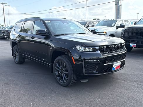 New 2026 Jeep Grand Cherokee L Limited AWD/4WD image 3