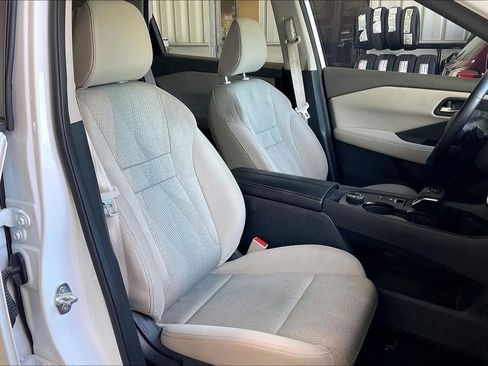 Used 2025 Nissan Rogue SV image 22