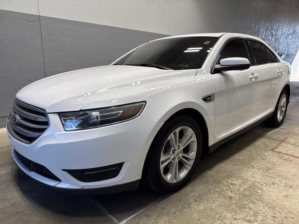 Used 2016 Ford Taurus SEL w/ Equipment Group 201A AWD/4WD image 4
