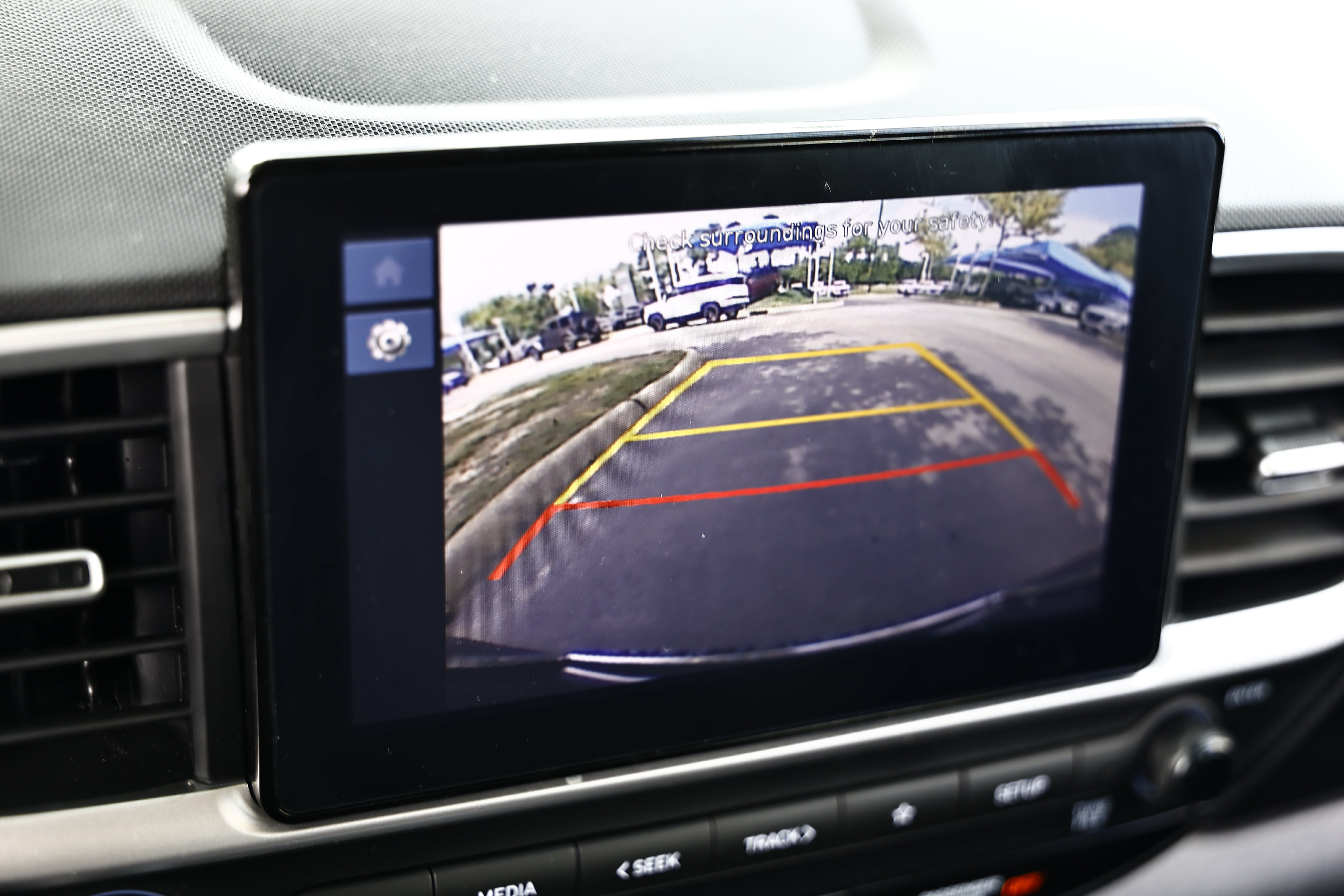 Used 2025 Hyundai Venue SEL FWD image 36