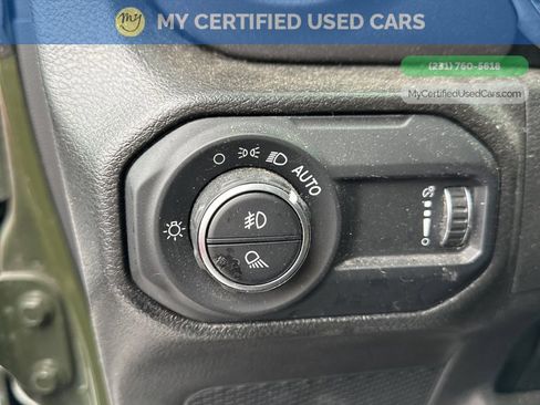 Used 2023 Jeep Gladiator Mojave image 7