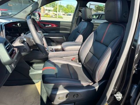 Certified 2024 Chevrolet Traverse RS w/ LPO, Floor Liner Package FWD image 12
