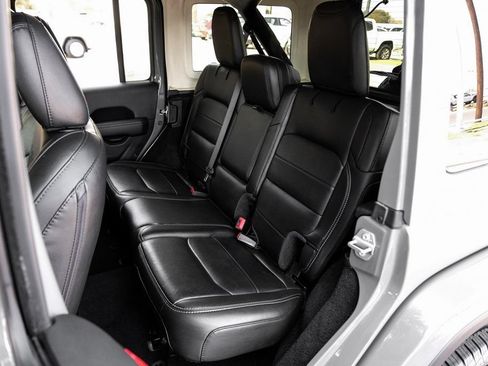 Used 2022 Jeep Wrangler Unlimited Sahara w/ Cold Weather Group AWD/4WD image 51
