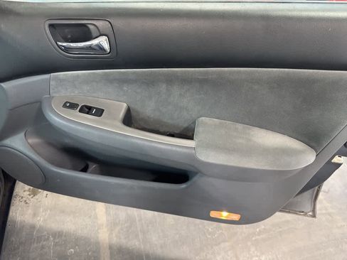 Used 2004 Honda Accord EX image 15