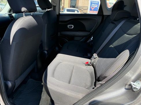 Used 2016 Kia Soul + FWD image 15
