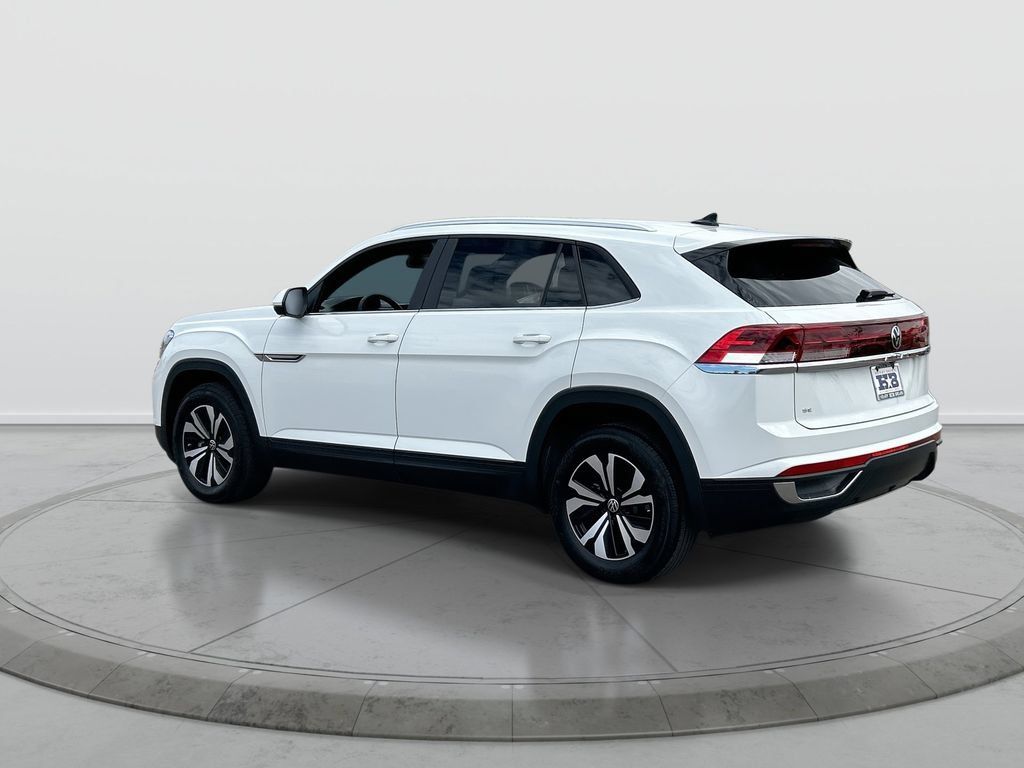 Used 2024 Volkswagen Atlas Cross Sport SE FWD image 6
