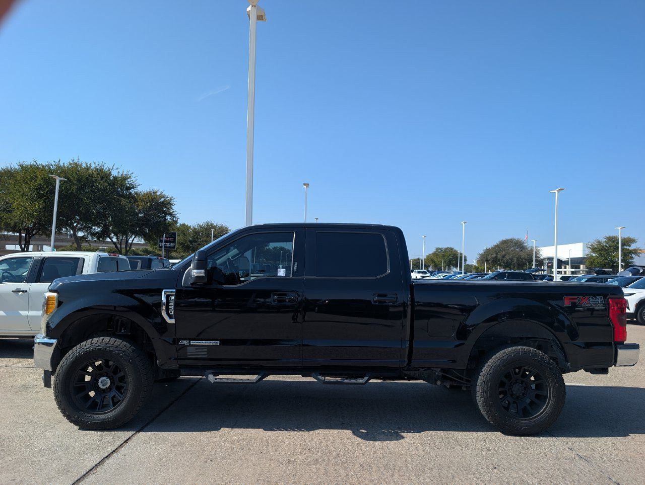 Used 2017 Ford F250 Lariat w/ Lariat Ultimate Package AWD/4WD image 4