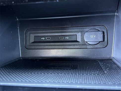 Used 2022 Volkswagen Atlas Cross Sport SE image 22