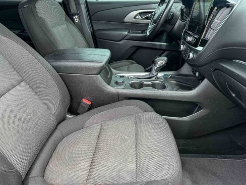 Used 2022 Chevrolet Traverse LT FWD image 23