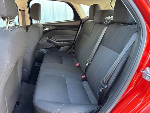 Used 2018 Ford Focus SE w/ Cold Weather Package image 13