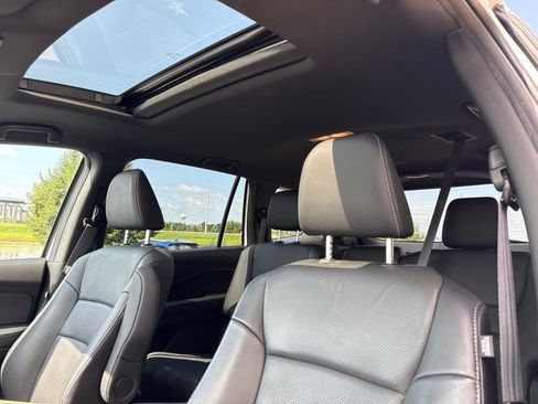 Used 2023 Honda Passport EX-L image 11