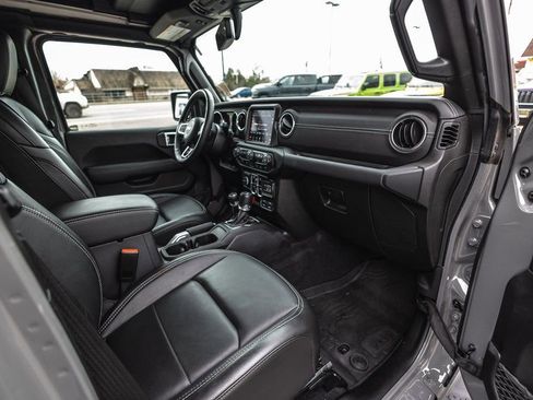 Used 2022 Jeep Wrangler Unlimited Sahara w/ Cold Weather Group image 28