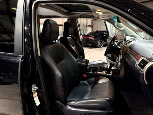Used 2016 Lexus GX 460 w/ Premium Package AWD/4WD image 27