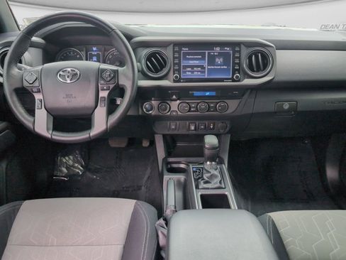 Used 2022 Toyota Tacoma TRD Off-Road AWD/4WD image 13
