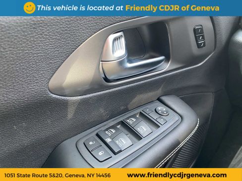 New 2026 Chrysler Pacifica Select image 22