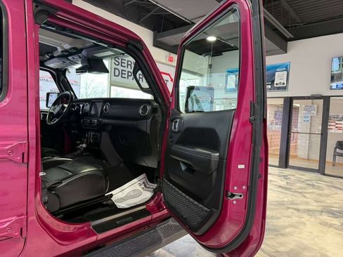 Used 2021 Jeep Wrangler Unlimited Sahara w/ Cold Weather Group AWD/4WD image 43