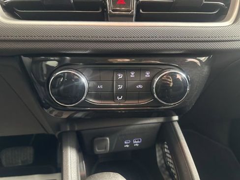 Used 2025 Chevrolet TrailBlazer LT image 19