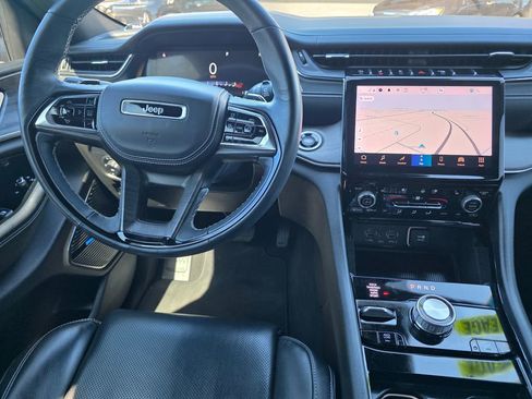 Used 2021 Jeep Grand Cherokee L Overland w/ Advanced Protech Group III image 10