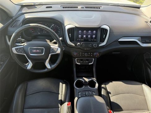 Used 2024 GMC Terrain SLT image 9