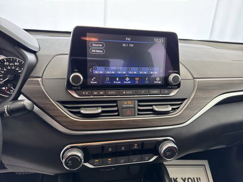 Used 2023 Nissan Altima 2.5 SV image 11