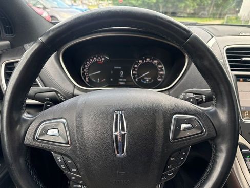 Used 2017 Lincoln MKX Select w/ Select Plus Package AWD/4WD image 22