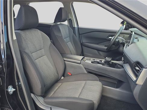 Used 2025 Nissan Rogue SV FWD image 14