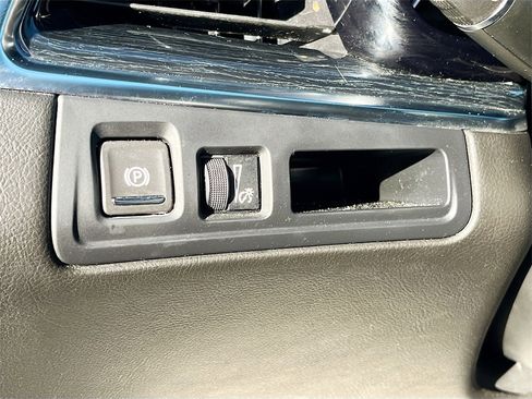 Certified 2025 Cadillac XT5 Premium Luxury image 9