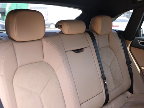 Used 2020 Porsche Macan AWD/4WD image 22