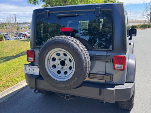 Used 2015 Jeep Wrangler Sport image 29