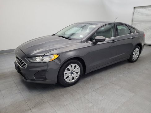 Used 2019 Ford Fusion S image 2