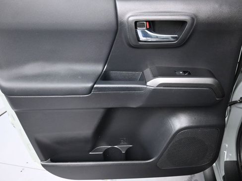 Used 2023 Toyota Tacoma TRD Off-Road image 24