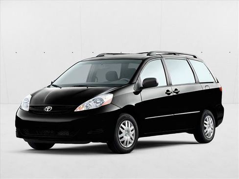 Used 2010 Toyota Sienna XLE FWD image 1