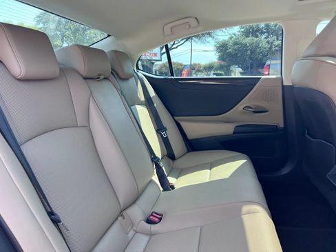 Used 2020 Lexus ES 350 w/ Accessory Package 2 FWD image 24