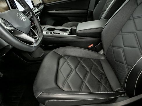 Certified 2024 Volkswagen Atlas SE image 11