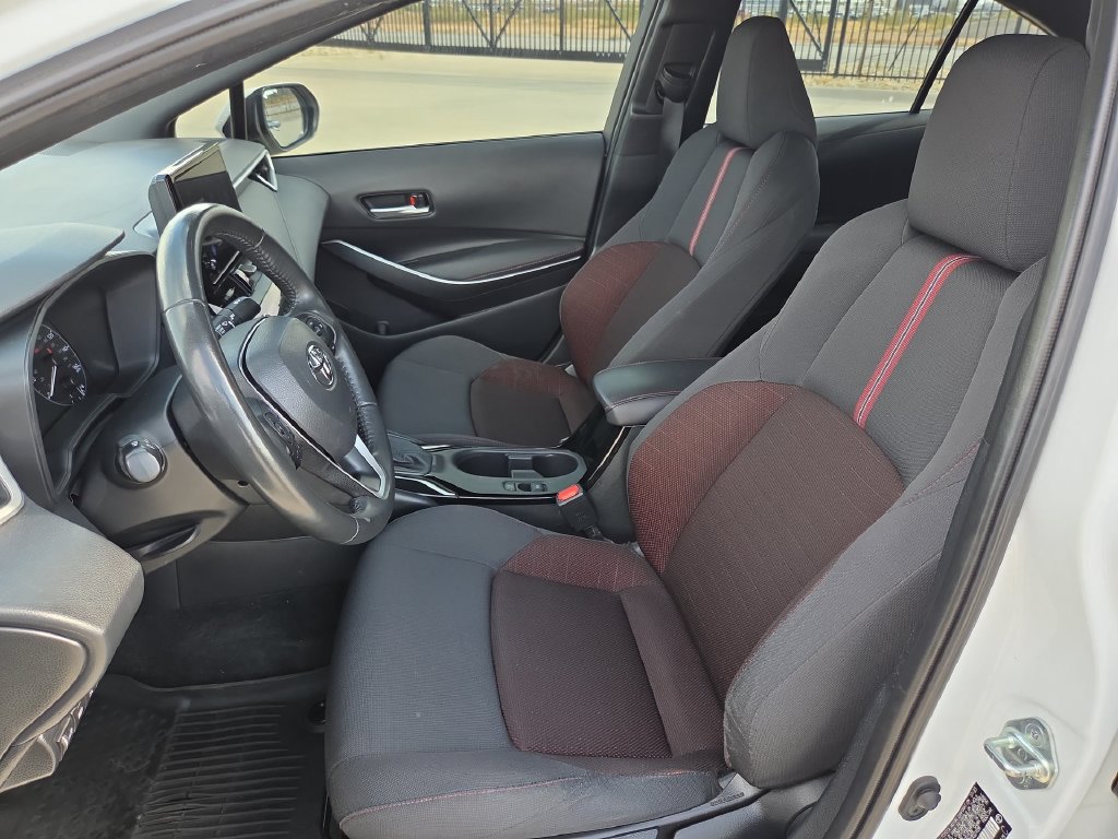 Used 2023 Toyota Corolla SE w/ Carpet Mat Package (TMS) FWD image 16