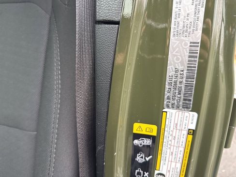 Used 2022 Jeep Gladiator Willys image 26