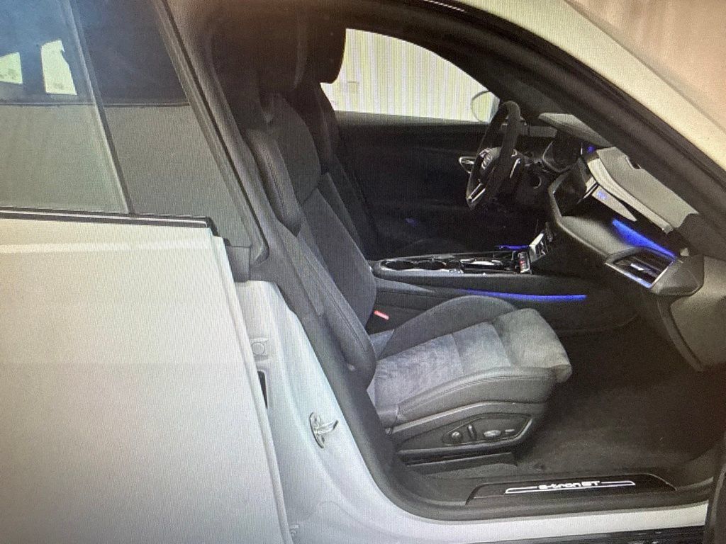 Used 2024 Audi e-tron GT Prestige AWD/4WD image 21