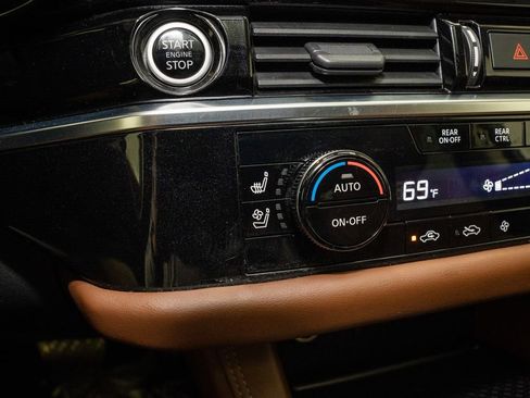 Used 2022 Nissan Pathfinder Platinum w/ Cargo Package image 17