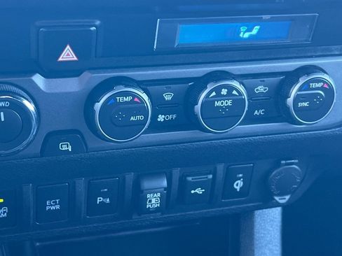 Certified 2023 Toyota Tacoma TRD Off-Road image 16