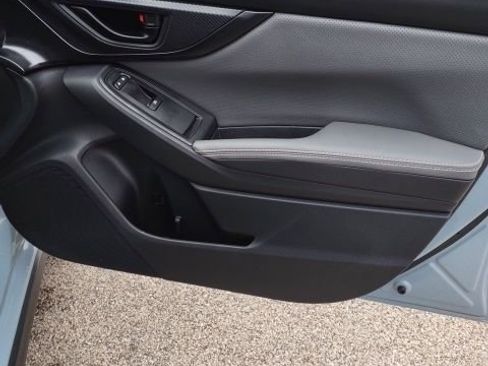 Used 2022 Subaru Crosstrek 2.5i Sport w/ Moonroof Package image 22