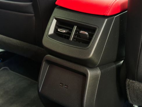 Used 2025 Chevrolet Equinox EV RS FWD image 30