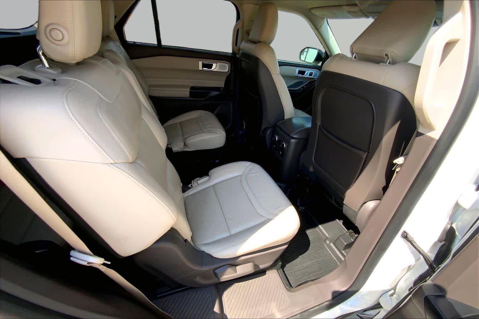 Used 2020 Ford Explorer Platinum w/ Premium Technology Package AWD/4WD image 20