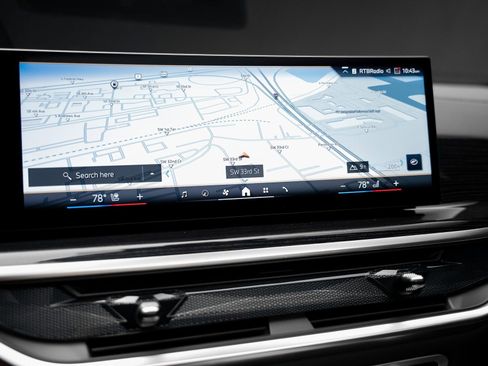 Used 2025 BMW X6 xDrive40i w/ Premium Package image 48