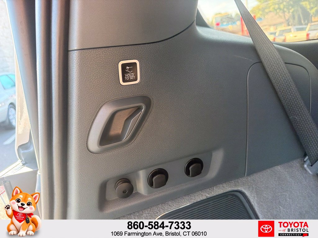 Used 2023 Jeep Grand Wagoneer Series III AWD/4WD image 41