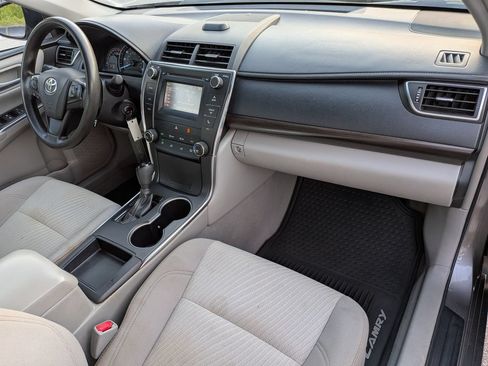 Used 2015 Toyota Camry LE FWD image 27