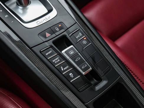 Used 2015 Porsche 911 Turbo S image 22