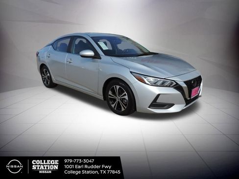 Used 2022 Nissan Sentra SV image 3