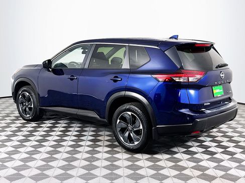 Used 2024 Nissan Rogue SV AWD/4WD image 6