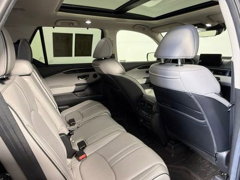 Used 2024 Honda Pilot Elite image 43
