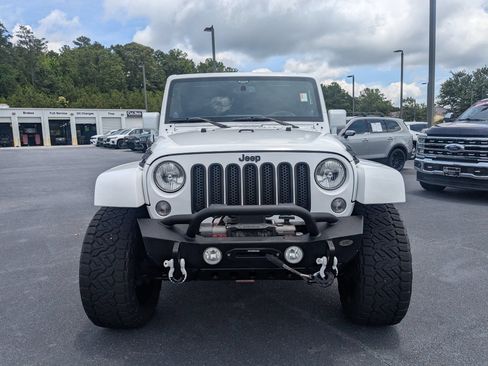 Used 2014 Jeep Wrangler Unlimited Sahara w/ Connectivity Group AWD/4WD image 2